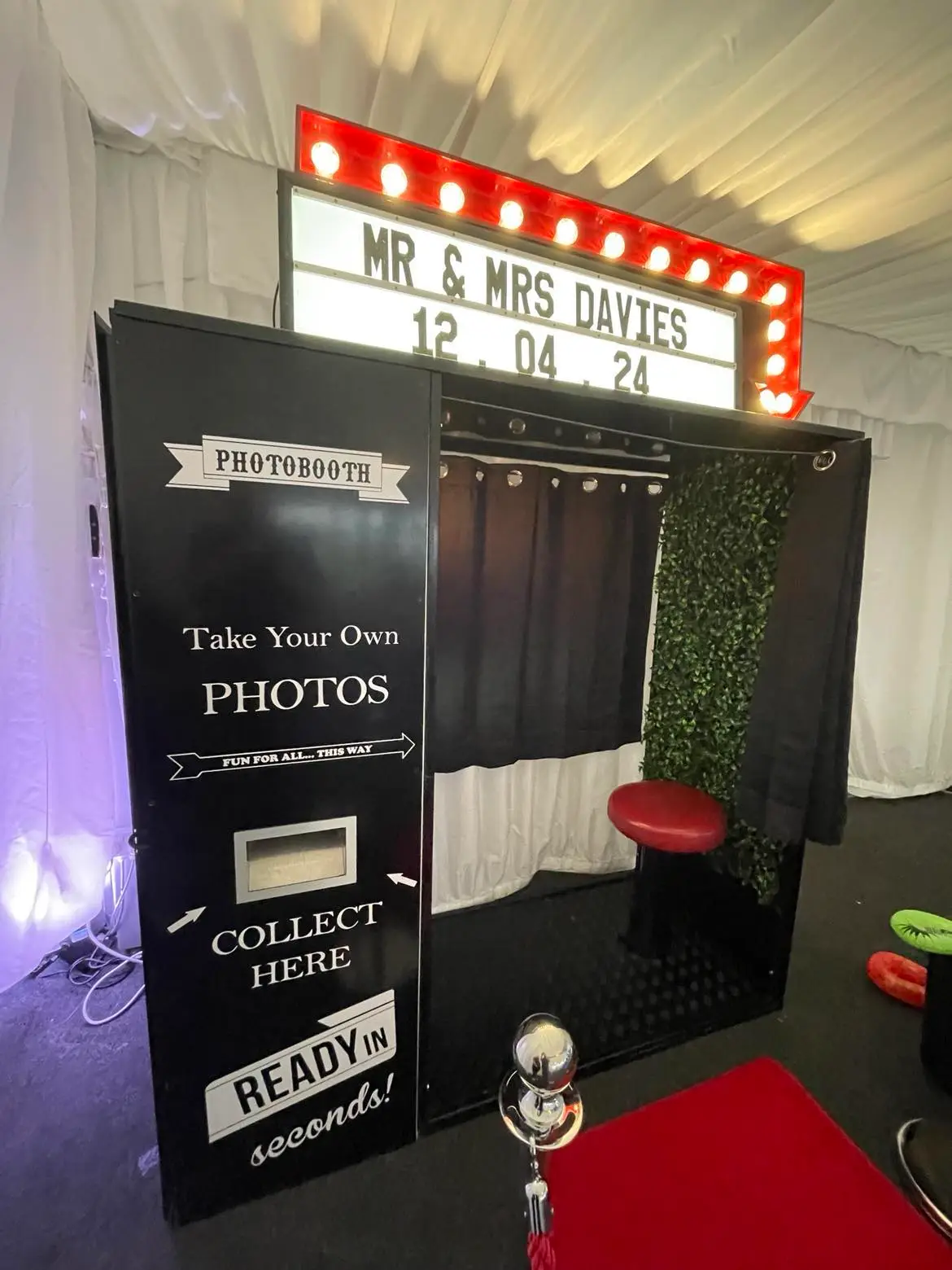 Photobooth, vintage style with custom signage